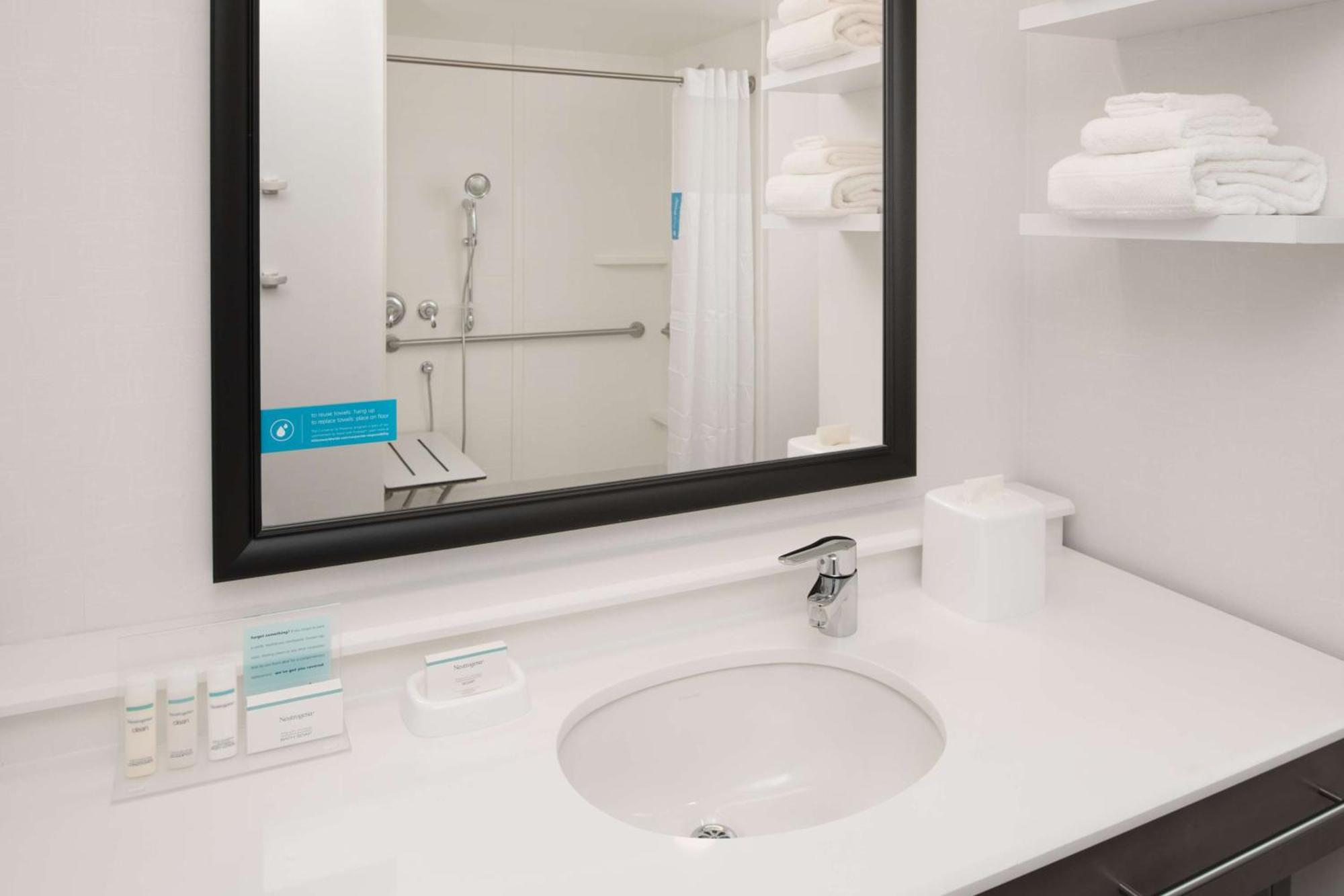 Hampton Inn And Suites By Hilton Portland-Pearl District Экстерьер фото