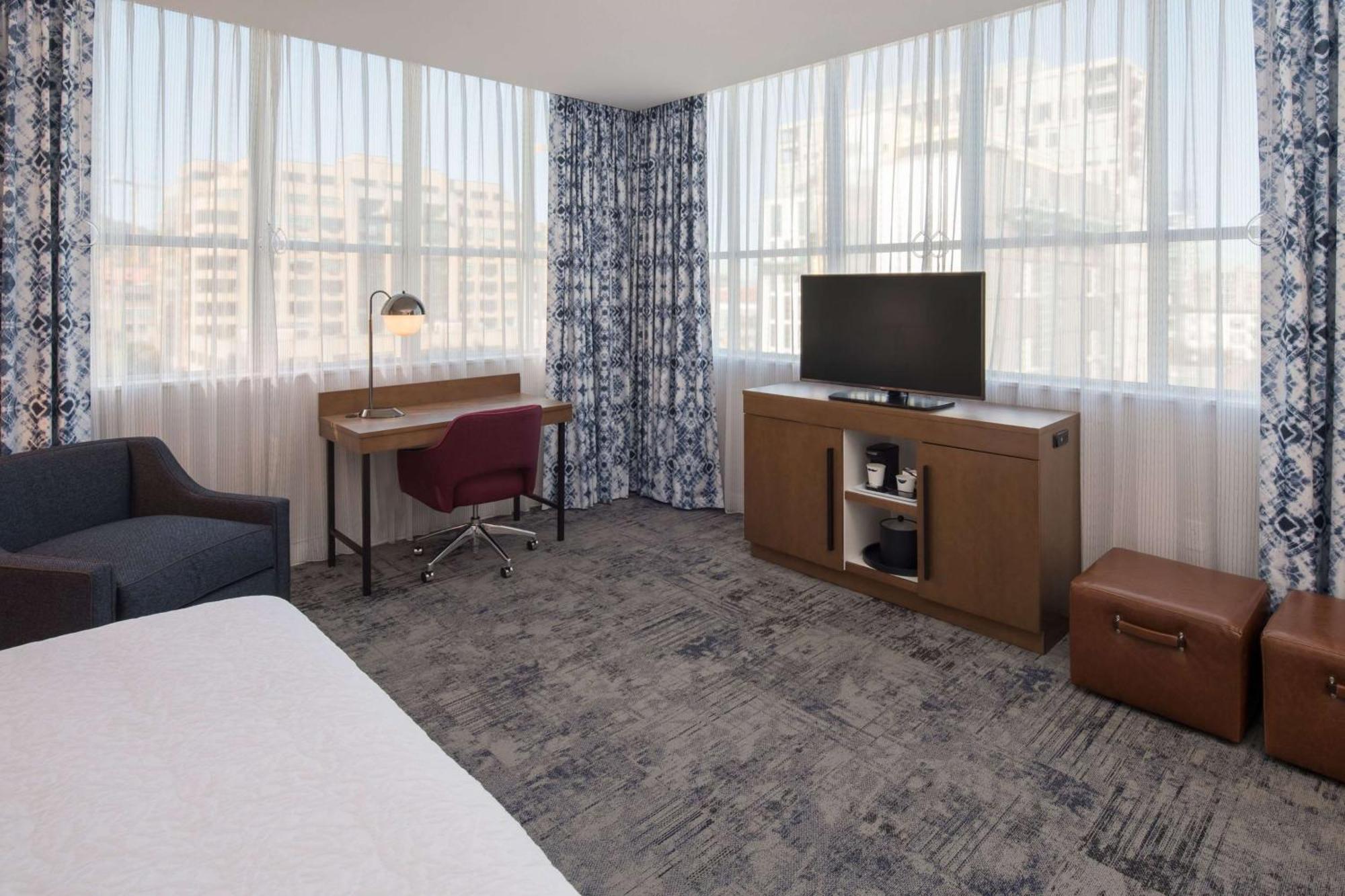 Hampton Inn And Suites By Hilton Portland-Pearl District Экстерьер фото